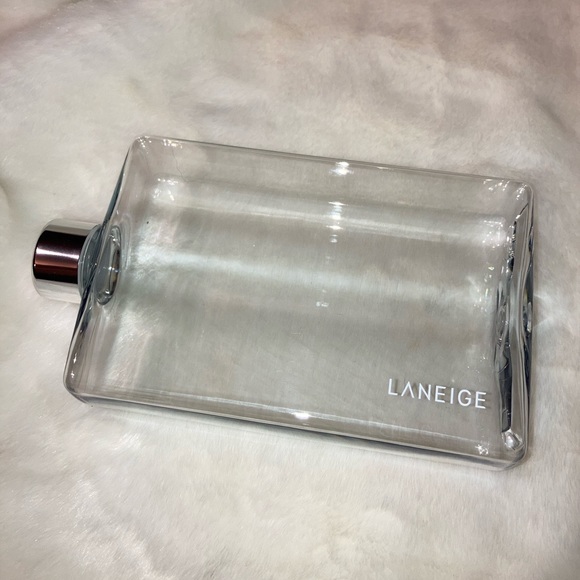 LANEIGE Other - 🎁 *NIB* LANEIGE 500ml water bottle & stickers